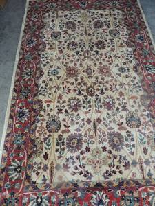 lot 38 image: Romanian 100% wool BRANDON COLLECTION 501H Home Depot rug 5 x 8 Ivoryred