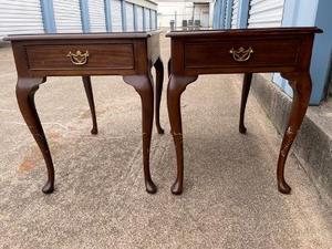 lot 210 image: 2 Henredon side tables w single drawers and cabriole legs