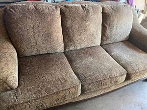 lot 165 image: Pillow Back Sofa 7 great condition includes pillows