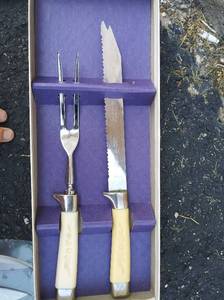 lot 135 image: 2 Le Cuisinier (MOLYBDENUM PLUS) Knives, SHEFFIELD CUTLERY SET - Enesco, , Cookie cutters, and sharpener