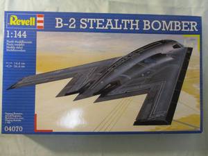 lot 81 image: REVELL-1144 Scale, B-2 Stealth Bomber Model Kit #04070