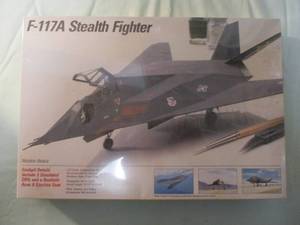 lot 119 image: TESTORS-Italeri, 172 Scale, F-117A Stealth Fighter Model Kit, #645