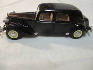 lot 36 image: DINKY-MATCHBOX 1990, 143 Scale, 1952-CITROEN, 15 CV- 6CYL, Diecast Car, DY22