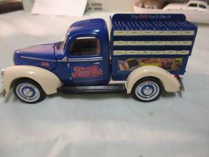 lot 90 image: GOLDEN WHEEL-132 Scale,1940 Pepsi-Cola, Ford Truck, Diecast Car.