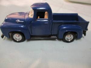 lot 86 image: 1994-Road Champs,143 Scale, 1956 Stepside Ford-F100 Pickup Truck,  Diecast Car.