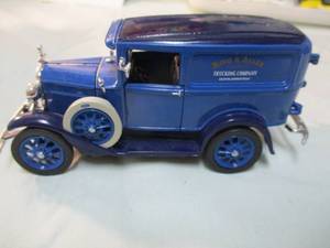 lot 92 image: National Motor Museum Mint -132 Scale,1931, King & Allen Trucking Co., Ford Model-A, Deluxe Delivery Van, Diecast Car.