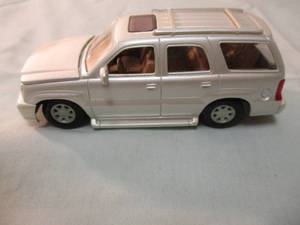 lot 148 image: 2002- X-CONCEPTS-143 Scale, 2002-G.M. Escalade, Diecast Car, Made In China