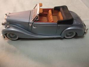 lot 150 image: SIGNATURE-143 Scale, #Pm 43709, 1950-Mercedes 170S, Diecast Car, Made In China