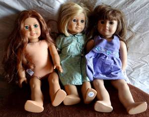 lot 24 image: LOT OF 3 - AMERICAN GIRL DOOLS AS SHOWN