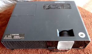 lot 43 image: VIEWSONIC PJ359W PORTABLE WIDESCREEN HD LCD PROJECTOR WITH CABLES, REMOTE, AND STORAGE BAG - $$$