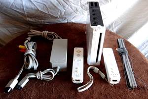 lot 89 image: Wii GAMING SYSTEM AS SHOWN WITH 2 CONTROLLERS