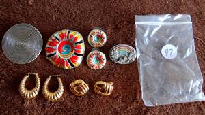 lot 97 image: ASSORTMENT OF JEWELRY AS SHOWN