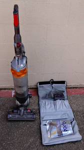 lot 109 image: DYSON MAX WITH ATTACHMENTS AS SHOWN - TESTED & WORKING