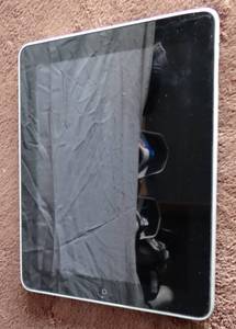 lot 168 image: APPLE IPAD - 32GB - FOR PARTS - DOES POWER ON