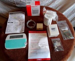 lot 184 image: DSC RFK5501ENG Alarm Keypad Kit 64 Zone LCD