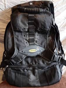 lot 190 image: LARGE ALIENWARE BACKPACK IN VG CONDITION - LOTS OF POCKETS