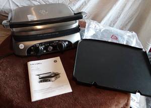 lot 191 image: GE 4-in-1 Panini Grill & Griddle - Model 169232 with Extra Griddle Plates - TESTEDGETS HOT