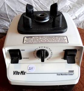 lot 211 image: VITA MIX 5000 PROFESSIONAL BLENDER - BASE ONLY - TESTED - FULLY WORKING