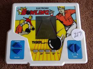 lot 217 image: Vintage 1988 Tiger Electronic Bowling Handheld Video Game