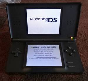 lot 235 image: NINTENDO DS2 LITE GAMING SYSTEM - POWERS ON AS SHOWN