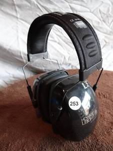 lot 253 image: Howard Leight by Honeywell L3 Headphones Earmuffs Ear Protection 30 Decibels