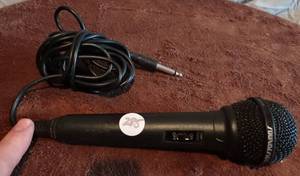 lot 285 image: Soundesign Uni-directional Dynamic Microphone