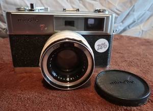 lot 286 image: Vintage Minolta Hi Matic 7s Camera With Rokkor Pf 11.8 F45mm Lens