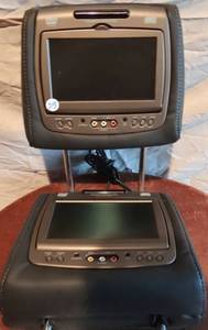 lot 313 image: PAIR OF ENTERTAINMENT  CAR HEADRESTS - UNTESTED - NO MODEL OF VEHICLE KNOWN - IN GREAT CONDITION