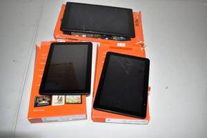 lot 9 image: Amazon Fire Tablets  Lot of 3 (For parts repair, broken display, may not function correctly)