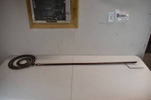 lot 47 image: Outdoor Swirl Brass Decoration Piece