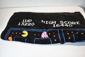 lot 55 image: Kids Pac Man Blanket