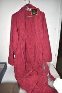 lot 65 image: Superior Red Robe 100% Cotton