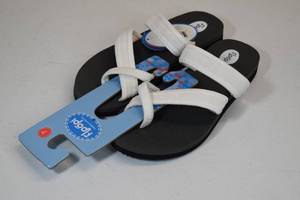 lot 69 image: Floopi Slippers for Women Size 7