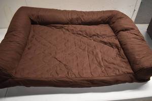 lot 97 image: Brown Large 2x3ft Pet Bed