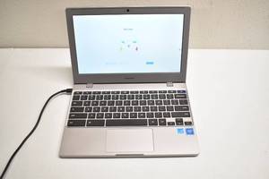 lot 125 image: Samsung Chromebook 11 Intel Processor w charging cord (working)