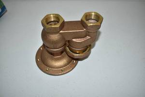 lot 128 image: Brass Valve for Lawn Sprinkler