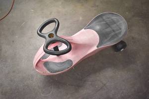 lot 165 image: Wiggle Carts Pink
