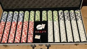 lot 184 image: Poker Chips 1000pc in Case