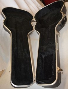 lot 8 image: Freedom Acoustic Guitar Hard Case with Key