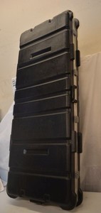 lot 19 image: SKB Electric Keyboard Case 64 x 24 large Hard Plastic Case