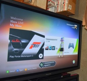 lot 29 image: 2- Panasonic HD Plasma TV, TH-42PH9UK THIS IS A PAIR OF TVS