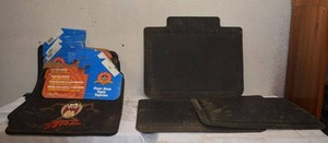 lot 83 image: 6 Taz Floor Mat Pairs and 3 Individual Floor Mats