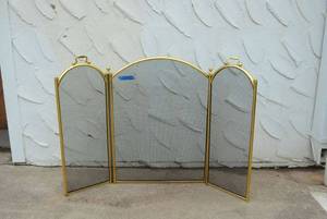 lot 141 image: Brass Framed Fireplace Screen