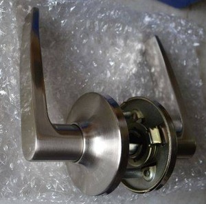 lot 190 image: Better Home Products Straight Lever # 20126DC, Satin Nickel