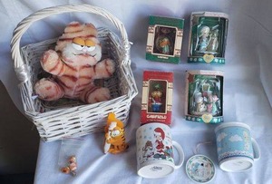lot 78 image: Precious Moments and Garfield Collection, See Pictures