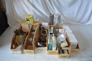 lot 279 image: Float Drain Kits, JCB Oil Filters