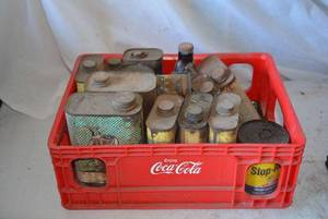 lot 258 image: Vintage Fluid Containers, see pictures