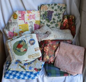 lot 163 image: Various Vinyl Kitchen Tablecloths