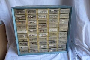 lot 302 image: Small Hardware Storage Bin