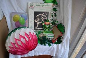 lot 306 image: Easter and St. Patricks Day Decorations